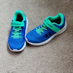 Boys Under Armour shoes size 13